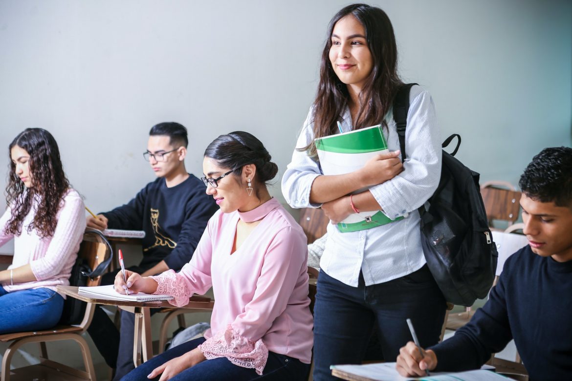 El impacto de la Inteligencia Artificial en las aulas: entre el salto de aprendizaje y la viveza estudiantil